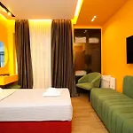 Imperial Visar Apartment Yellow