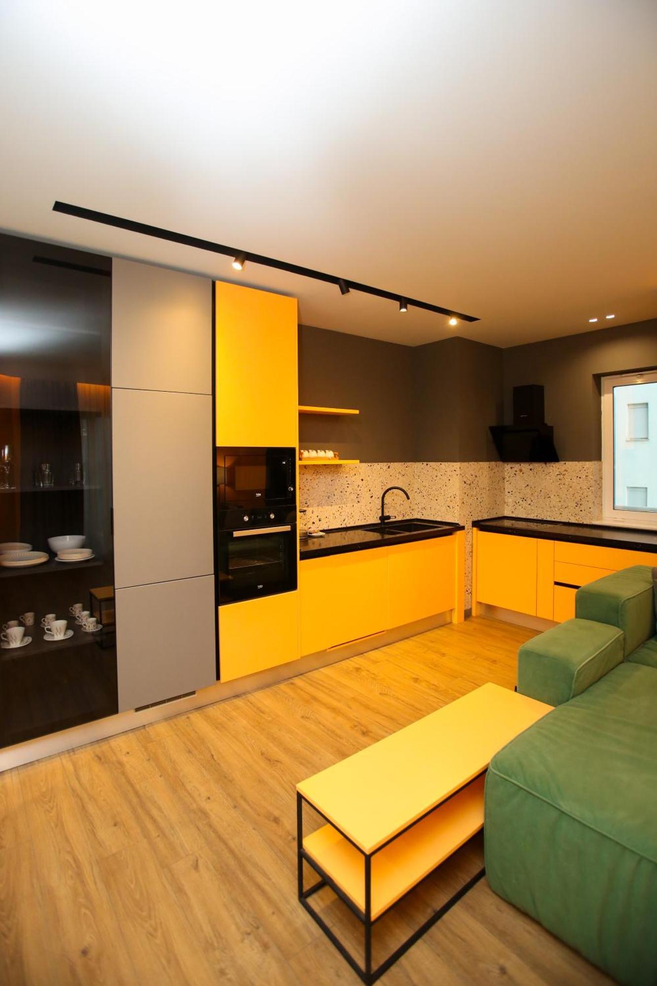 Imperial Visar Yellow Appartamento Vlorë